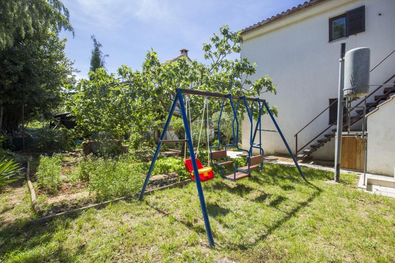 Apartment Vili Pinezići Buitenkant foto